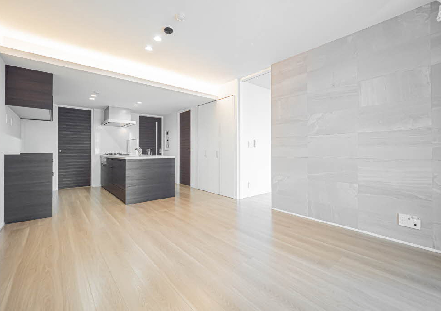 シャトードール プレミア0403号室の内装写真